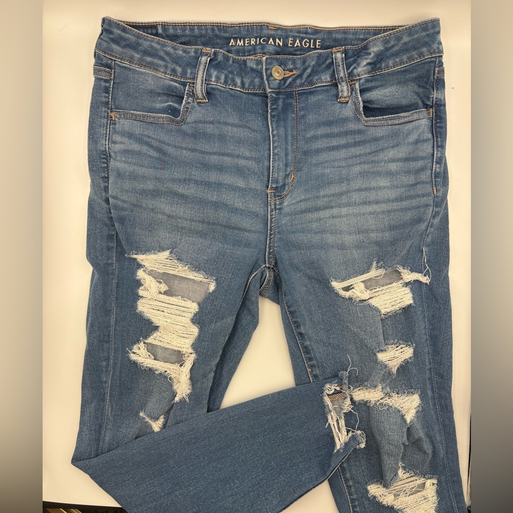 American Eagle Outfitters Light Blue Distressed Skinny Jeans